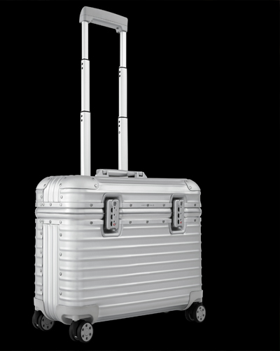 RIMOWA 推出全新 Original Pilot 登机箱， 致敬经典设计