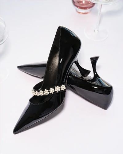 奢耀节日季，STUART WEITZMAN圣诞限定胶囊系列中国独家发售